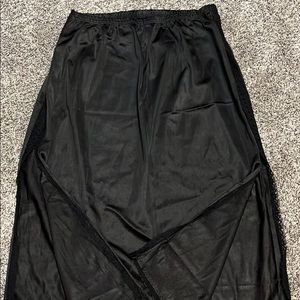 Slip skirt black